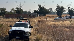 En el perímetro continúan elementos del Ejército Mexicano y de la Policía Municipal de Silao, quienes resguardan la zona para permitir las labores de forenses.
