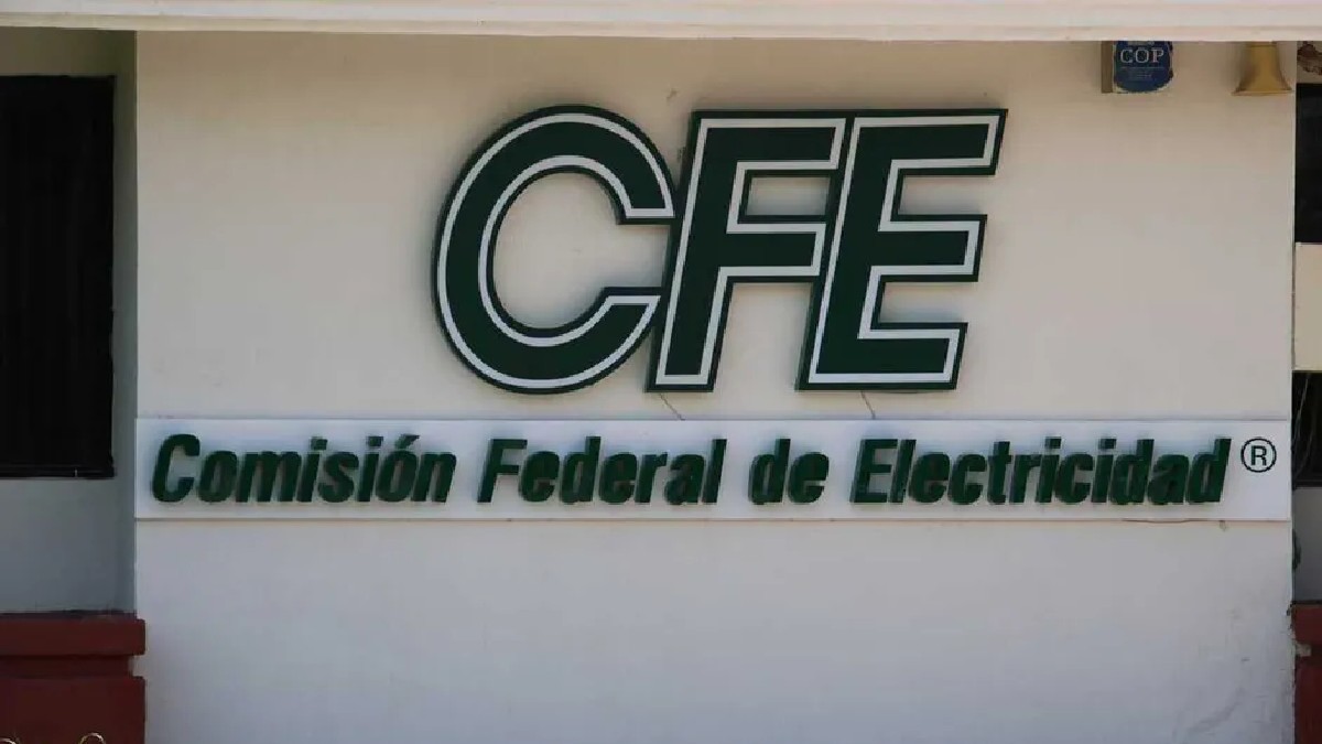 CFE alerta a sus usuarios sobre extorsiones en las que les piden dinero a usuarios para no cortarles el servicio.