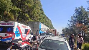 Elementos de emergencias acuden a domicilio en Huixquilucan por explosión de polvorín