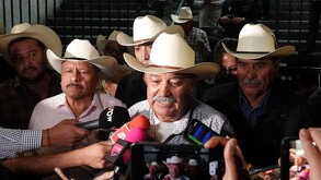 Transportistas y agricultores cierran accesos a CdMx y fronteras.