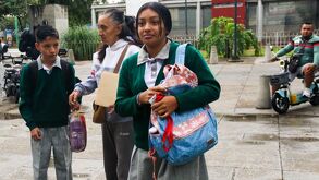 Jóvenes tienen día de asueto en sus escuelas de nivel básico en México este 28 de noviembre