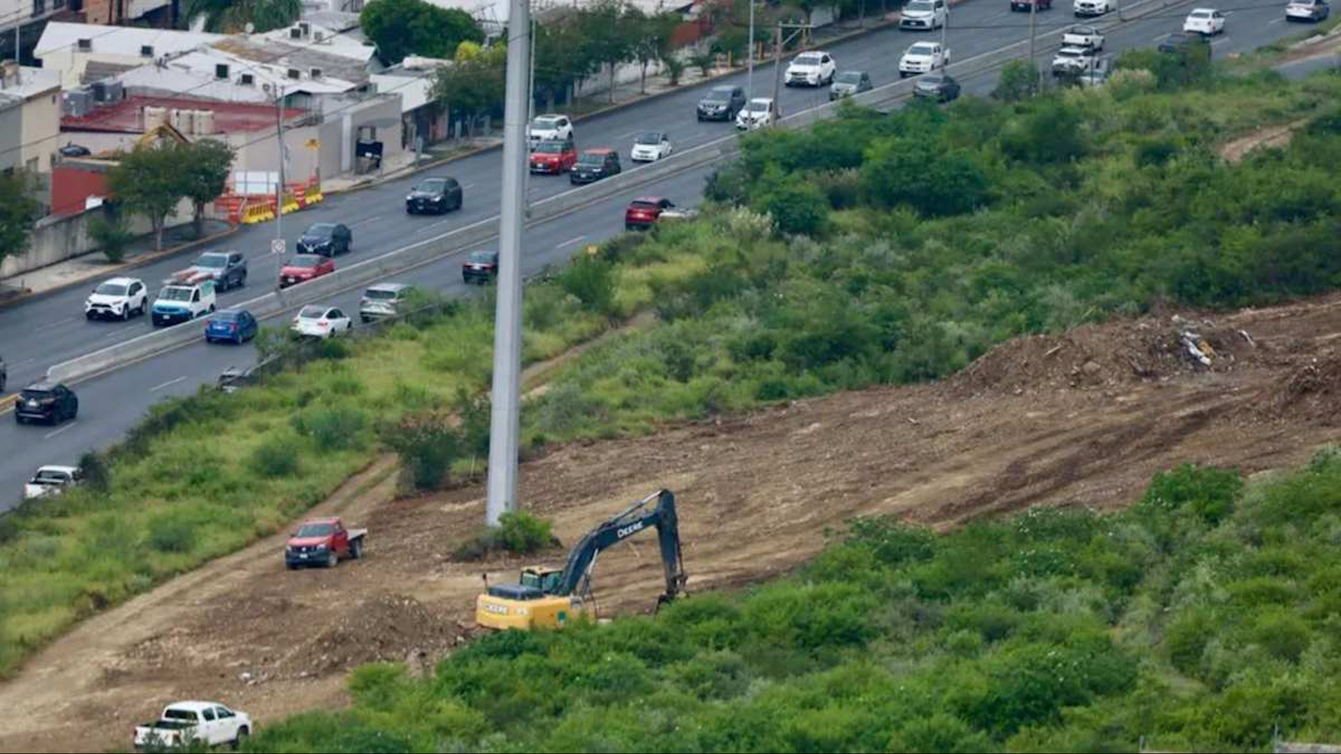 Aunque no hay un porcentaje real de los trabajos de la interconexión vial entre ambos municipios, se mantiene el avance conforme a lo establecido.