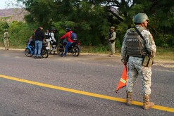 Imagen de un elemento de Guardia Nacional en un operativo en México.