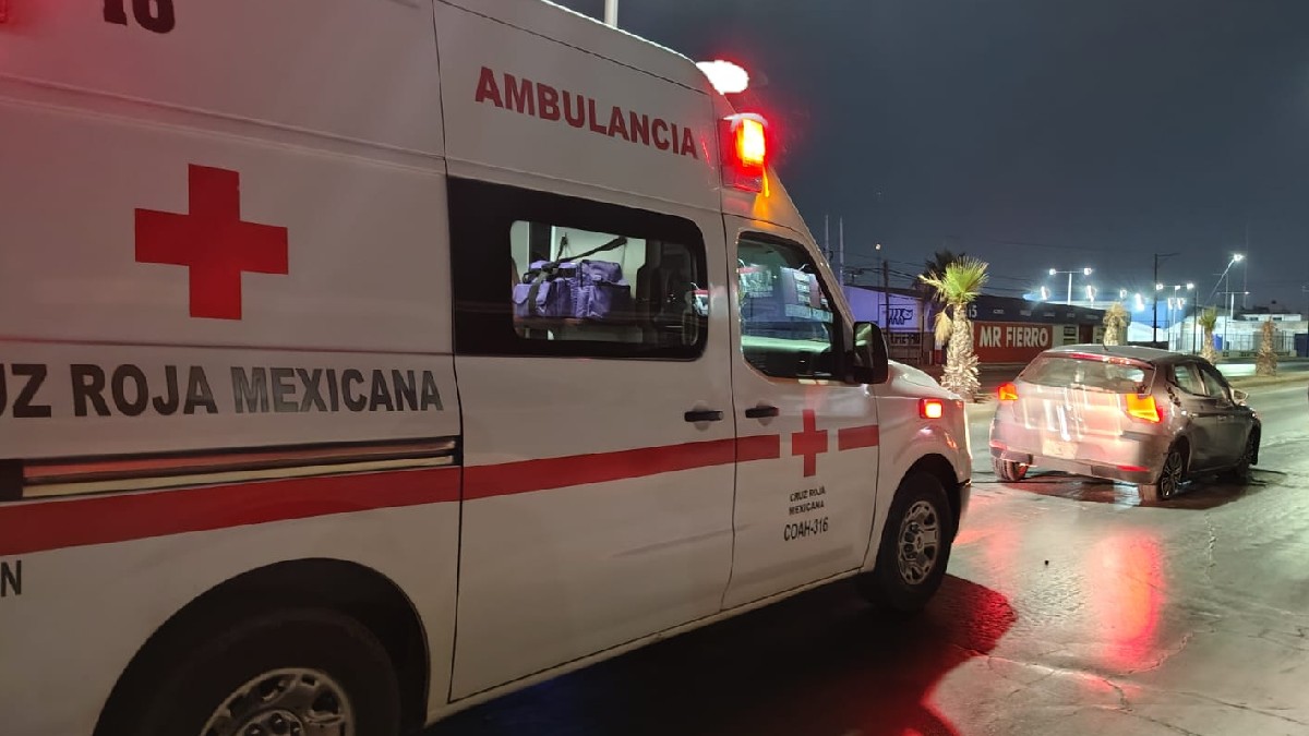 Cruz Roja Mexicana blanco con rojo.