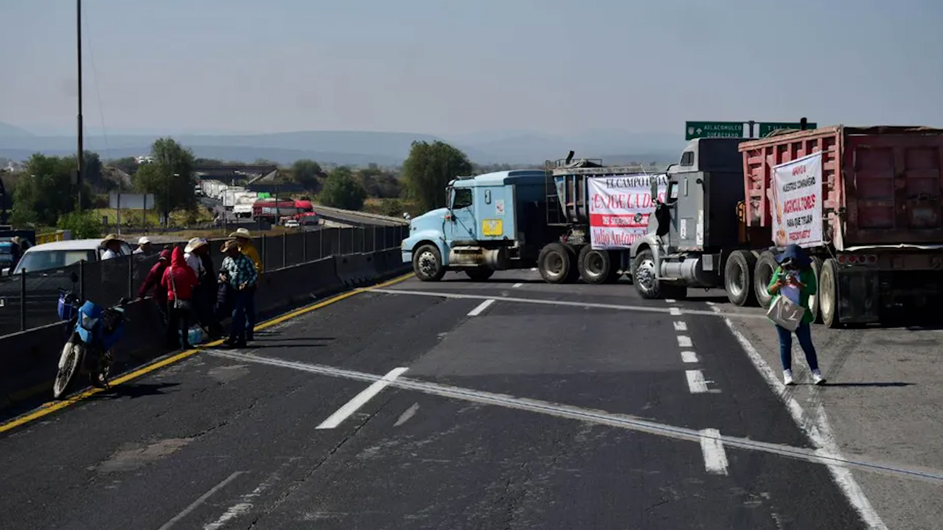 Protestas de agricultores y transportistas afectan flujo de mercancías y aumentan los costos de las empresas.