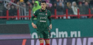 César Montes jugando con el Lokomotiv de Moscú en la Liga de Rusia.