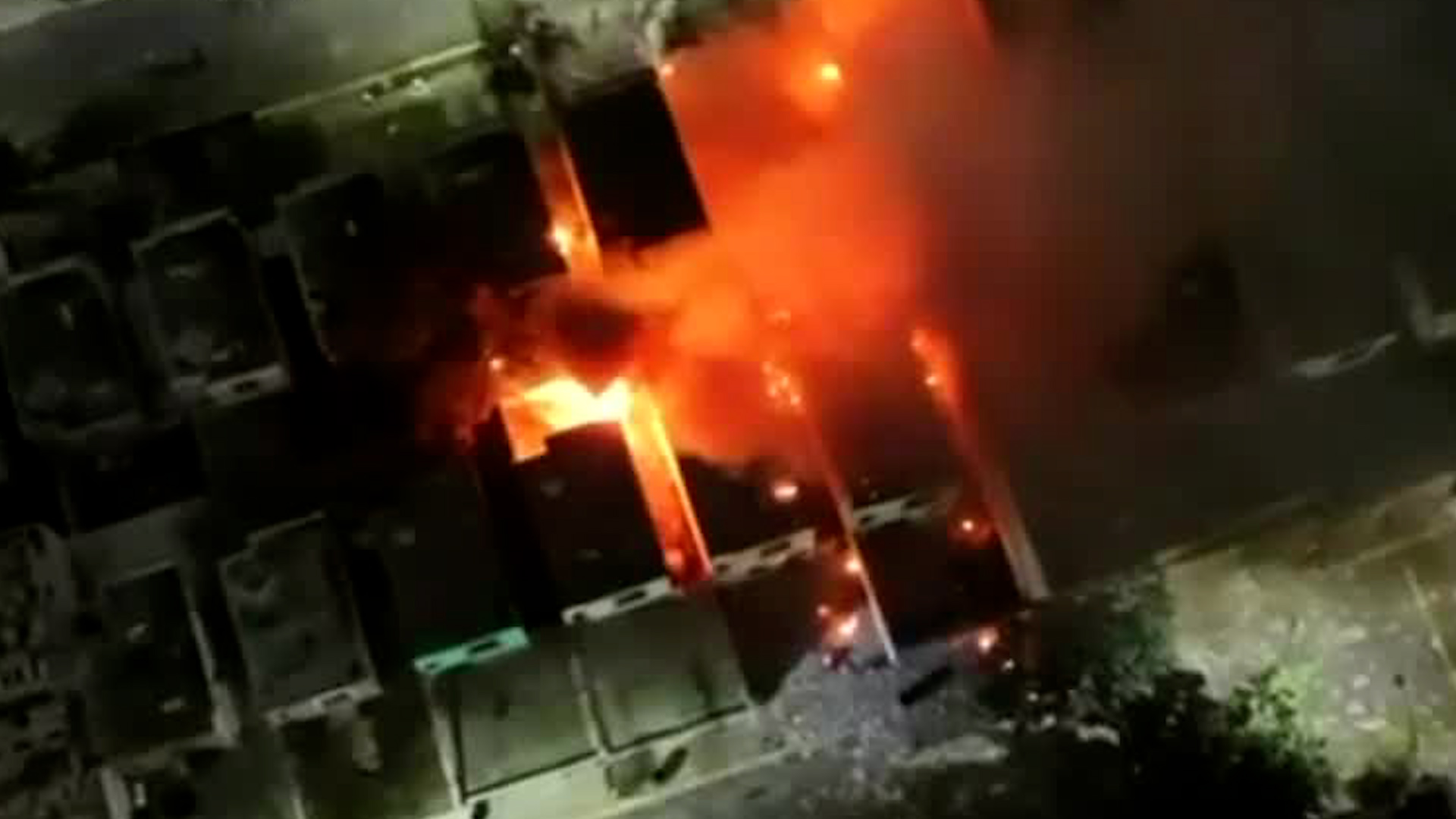 Un incendio en una vivienda de la colonia Los Olmos, en Pesquería, movilizó a Protección Civil tras registrarse varias explosiones.