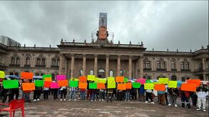 comerciantes protestas frente a palacio de gobierno de Monterreu