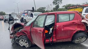 carro volcado en guadalupe