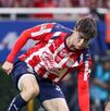 'Hormiga' González y 'Cotorro' González durante el primer partido de la Liguilla del Apertura 2025 con Chivas en el Akron.