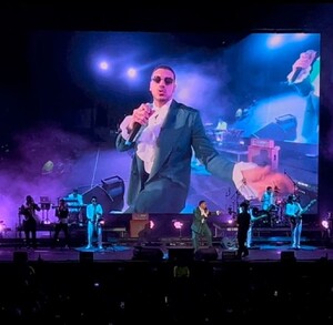 A lo largo del concierto, Medrano mantuvo la energía al máximo