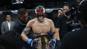 Erik 'Goyito' Pérez festejando su campeonato en la edición 32 del Budo Sento Championship 2025.