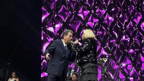 Jorge Muñiz cantando en Arena Monterrey.