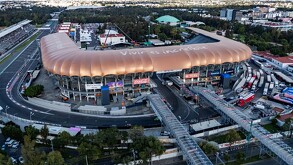Vista de parte de la explanada del Estadio GNP, donde se hará el bazar de merch de conciertos este 2025.