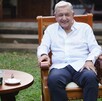 Andrés Manuel López Obrador reaparece tras dejar la presidencia para anunciar su nuevo libro.