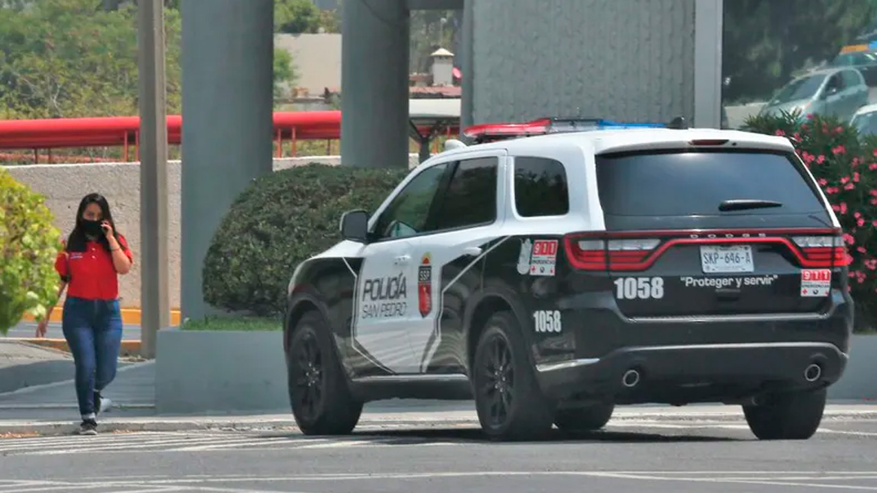 San Pedro Garza García lanzó una licitación para arrendar 105 patrullas por 36 meses.