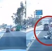 Un motociclista sufre accidente al invadir carril del Macrobús de Guadalajara.