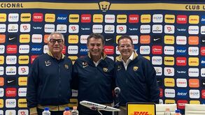 Antonio Sancho durante su presentación como nuevo encargado deportivo de Pumas.