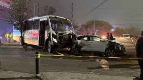 Carros y camionetas chocadas en García, Nuevo León.