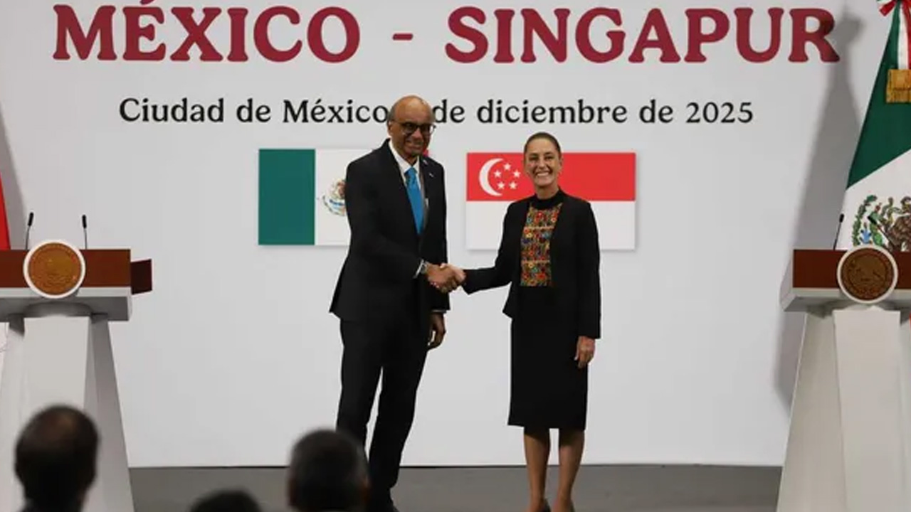 Claudia Sheinbaum recibió en Palacio Nacional al presidente de Singapur, Tharman Shanmugaratnam, con una ceremonia oficial en el Patio de Honor.