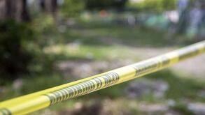 Cinta amarilla para evitar el paso en una escena del crimen.