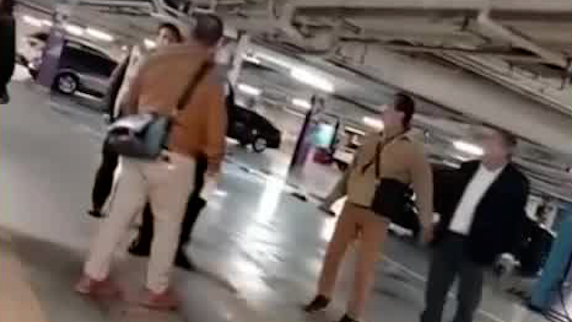 El diputado federal del Partido del Trabajo Wblester Santiago Pineda presumió a los guardias de su cargo como legislador.