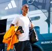 Guido Pizarro llegando al partido entre Tigres y Atlético de San Luis en el Apertura 2025.