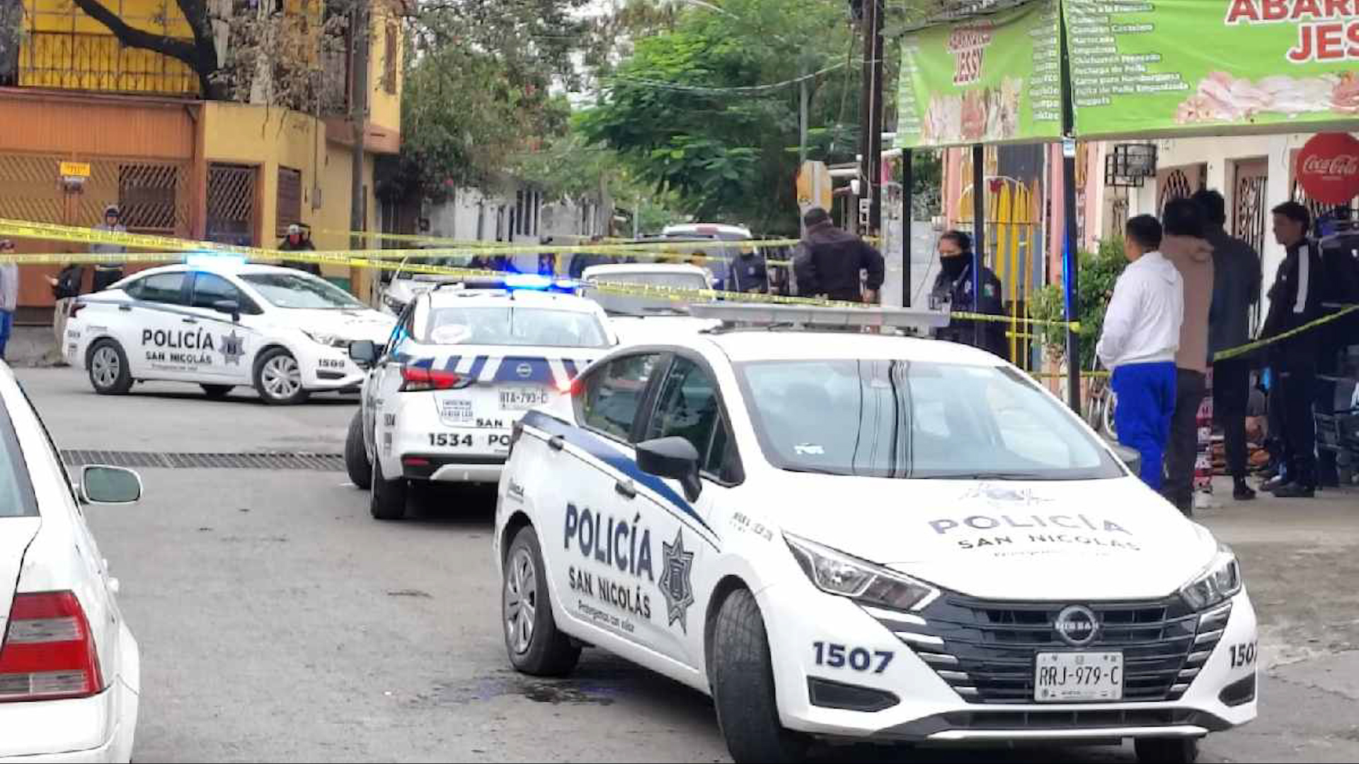 Los hombres fueron asesinados por desconocidos que irrumpieron en la casa y después huyeron en un automóvil.