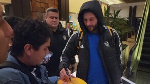 André Pierre Gignac en la firma de jerseys.