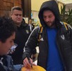 André Pierre Gignac en la firma de jerseys.
