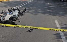 Motocileta accidentada en el piso