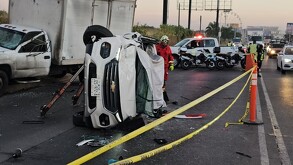 Un fatal accidente se reportó durante el operativo a contraflujo en la Av. López Mateos en Zapopan. Una persona murió y otra quedó grave.