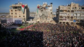 Miles de personas estuvieron presentes en las bodas en Gaza