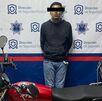 Sujeto detenido tras robar una motocicleta roja en Torreón.
