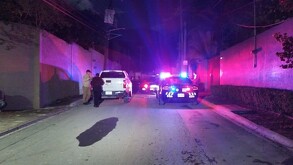 El joven de 19 años se impactó contra un camión tipo torton