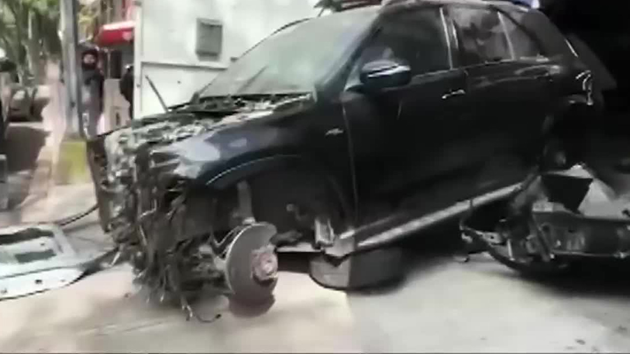 Autoridades de la CdMx aseguraron mil 863 toneladas de autopartes como parte de la Operación Cazador, tras realizar 20 cateos en cinco alcaldías.