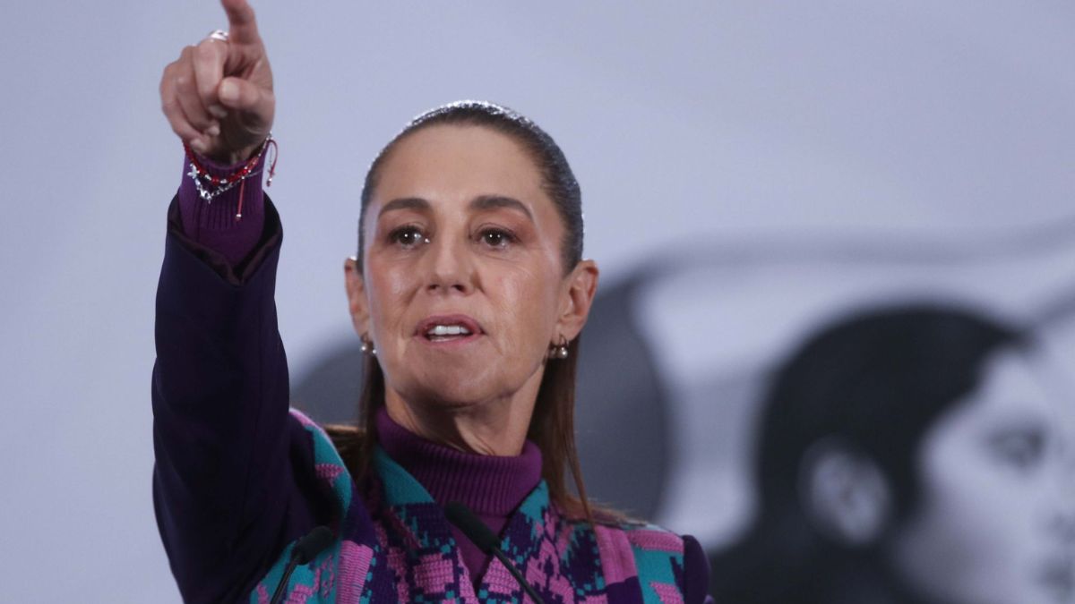 La presidenta Claudia Sheinbaum durante la mañanera del Pueblo anunciando terna para FGR