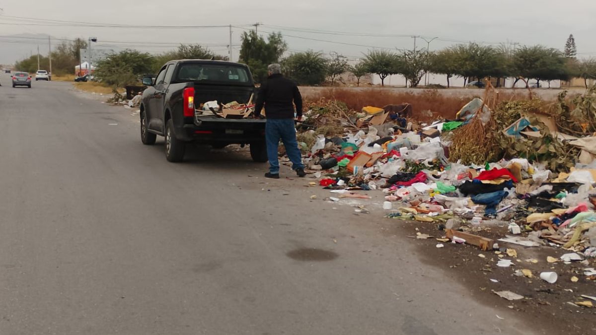 Predio con muchísima basura en Torreón.