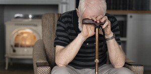 Adulto mayor abandonado