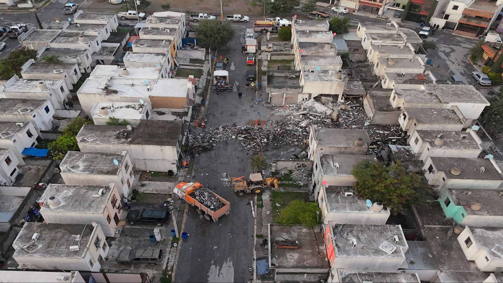 La denunciante señaló que al interior del domicilio habían ingresado policías municipales y personal de bomberos.