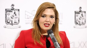 Laura Perla Córdova, magistrada presidenta del Poder Judicial de Nuevo, hablando.