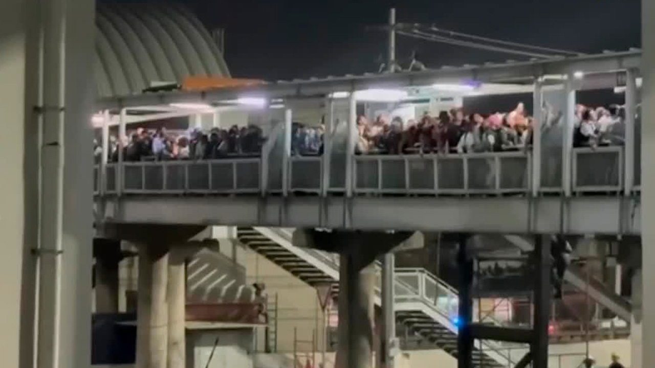 La Línea A del Metro reanudó su servicio total tras una suspensión por revisión eléctrica entre Peñón Viejo y La Paz.