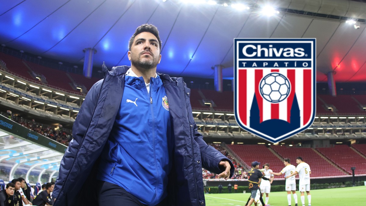 José Meléndez en un partido con Tapatío cuando era entrenador interino.