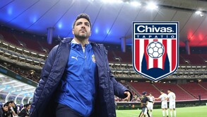 José Meléndez en un partido con Tapatío cuando era entrenador interino.