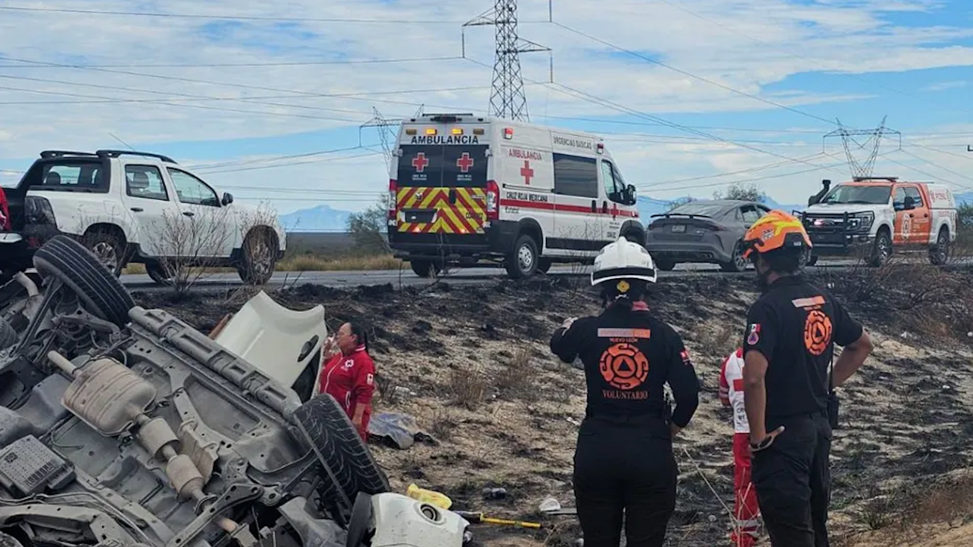 Un choque frontal en el kilómetro 113 de la Carretera a Monclova dejó cinco fallecidos y una menor lesionada tras la invasión de carril.