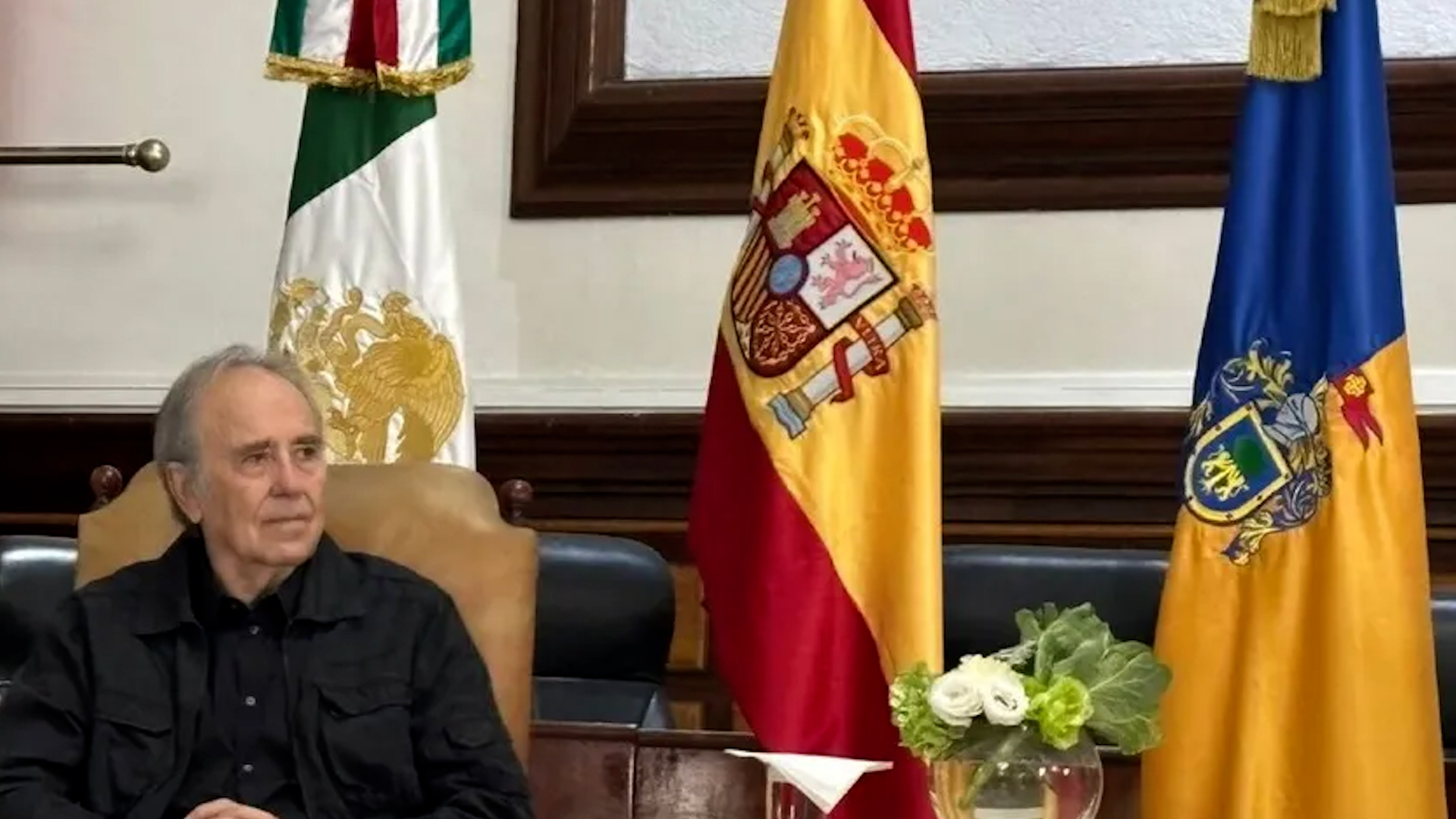 La presidenta municipal Verónica Delgadillo entregó a Joan Manuel Serrat las Llaves de la Ciudad y lo nombró Huésped Distinguido.