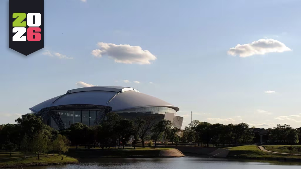 El equipo de fútbol de Argentina, incluido Lionel Messi (al centro) con la Copa Mundial de la FIFA en alto, celebran su victoria. El logo de Mundial 2026