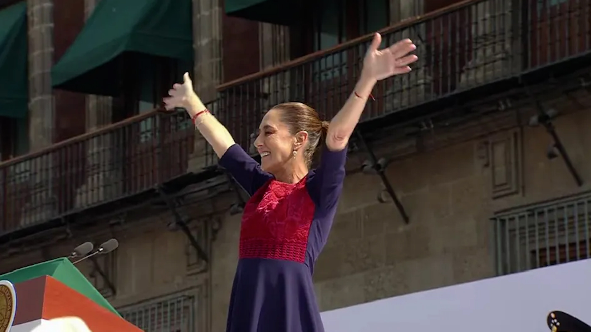 La presidenta Claudia Sheinbaum dio un discurso para los asistentes al aniversario de la 4T.