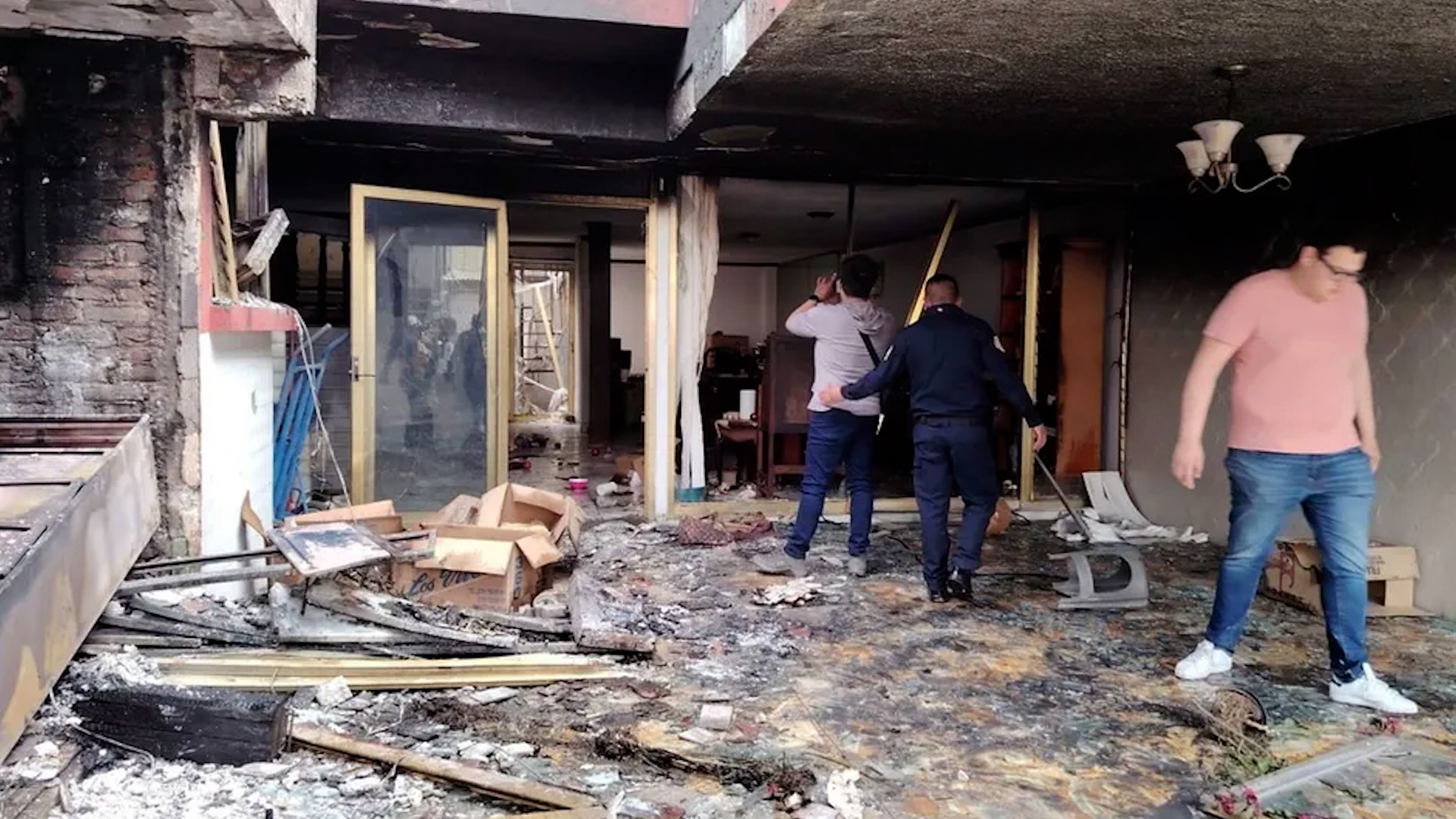 Los hechos ocurrieron mientras una pipa abastecía un tanque de gas estacionario lo que causó que el combustible se acumulara.