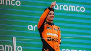 Lando Norris festejando uno de sus podios en la Temporada 2025 de la Fórmula 1.